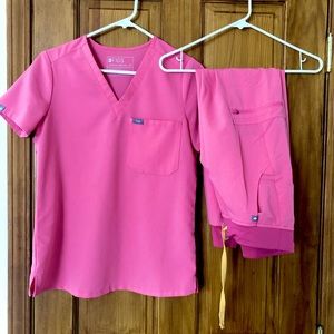 Figs Neon Pink Scrub Set